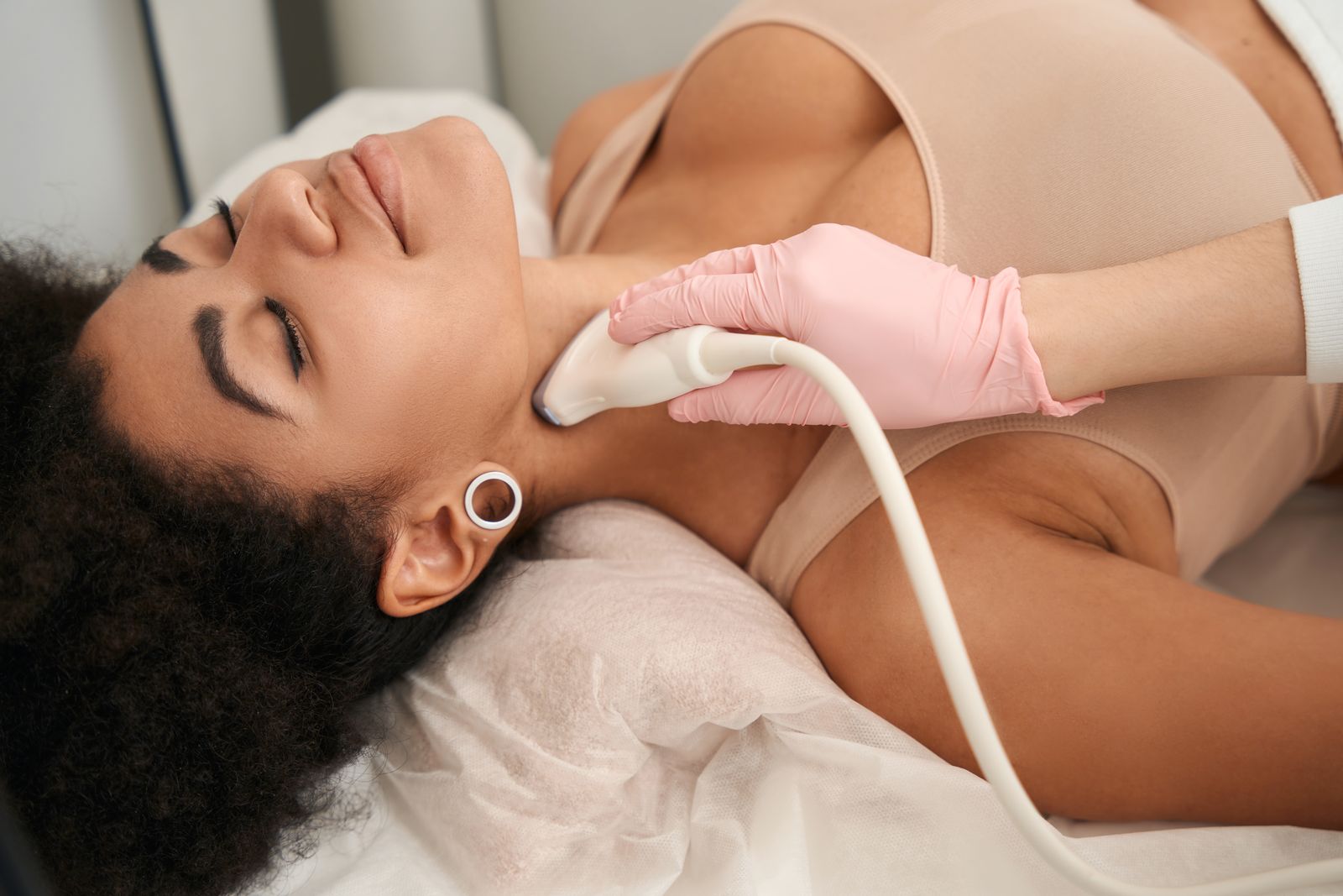 Radio frequency treatment on the neck and jawline